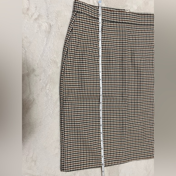 4/$20 - H&M houndstooth pencil skirt women’s size 6 - Picture 2 of 10